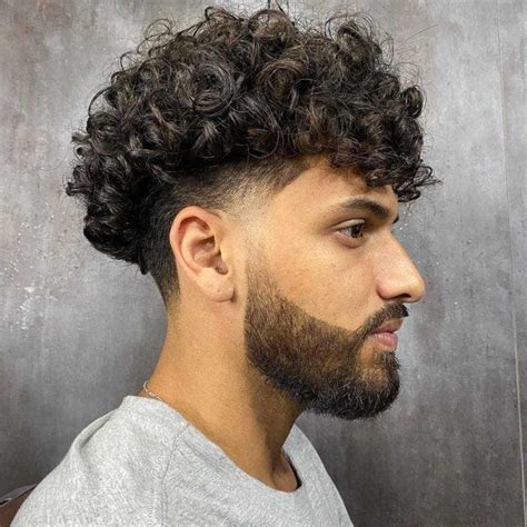 taper bouclés homme|Taper cheveux bouclés : 15 coiffures pour homme tendance 2024